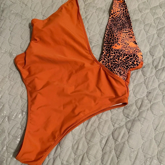 ORANGE~ ONE PIECE SWIMSUIT ~ LG - Picture 3 of 7